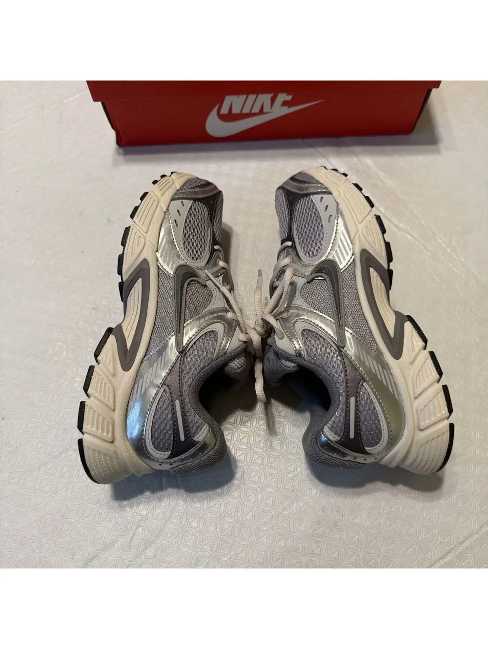 Nike V5 RNR Sneaker 8 Women's 6.5 Men's